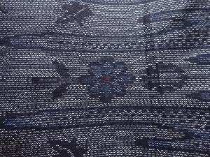 アンティーク　草花模様織り出し本場泥大島紬着物